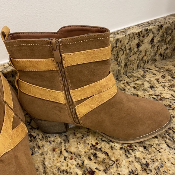 Just Fab ankle booties size 7 - Picture 5 of 8